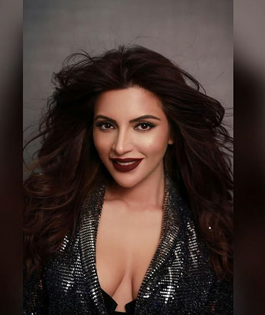 shama sikander latest instagram photos actress doodles