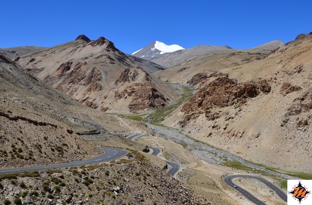 Salendo verso il Taglang La Pass Salendo verso il Taglang La Pass