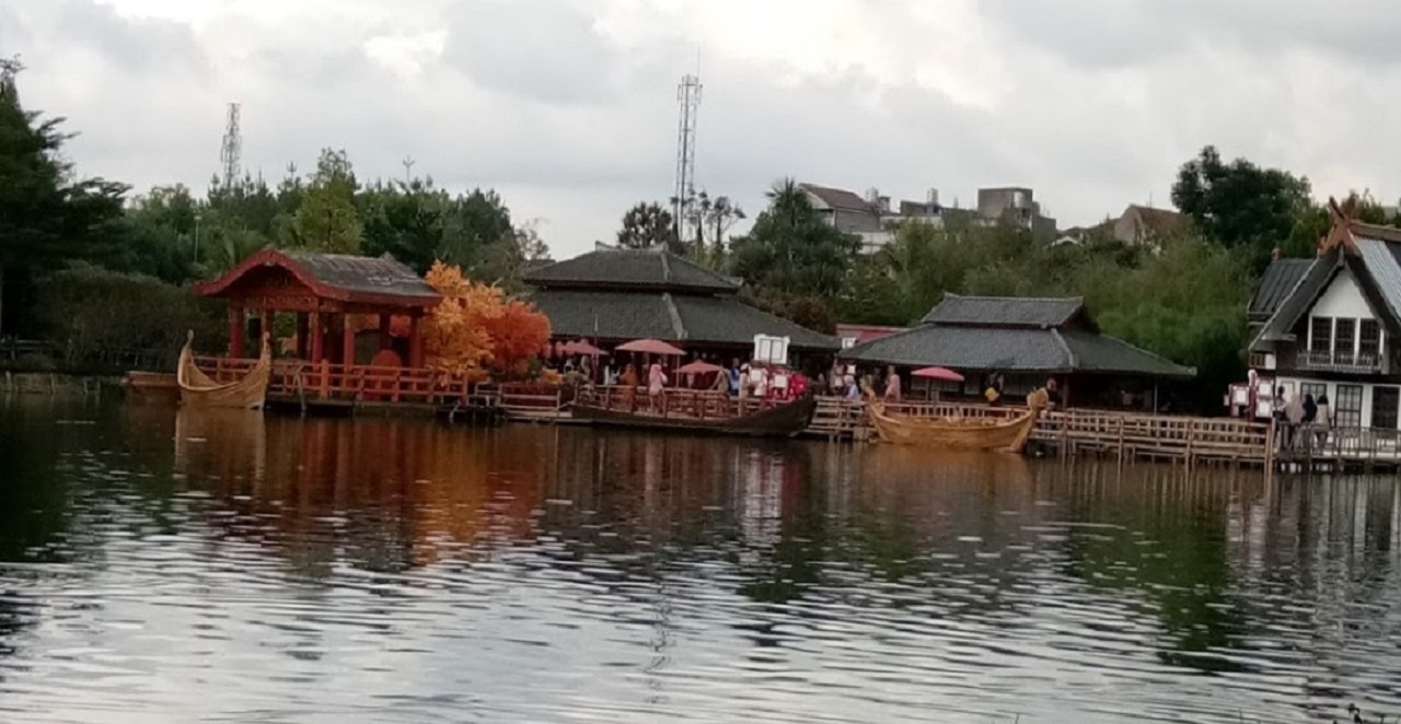 Liburan ke Kyotoku Floating Market