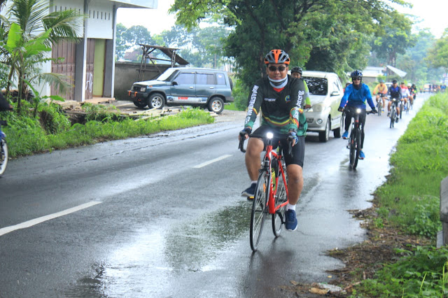 Gowes Bareng Kasdam IV/ Diponegoro Melintasi Klaten