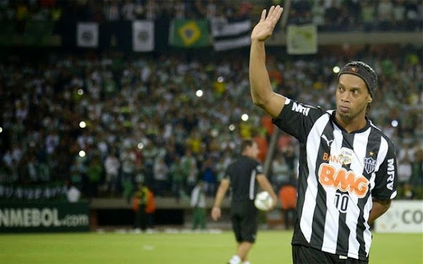 Ronaldinho rescinde con el Atlético Mineiro
