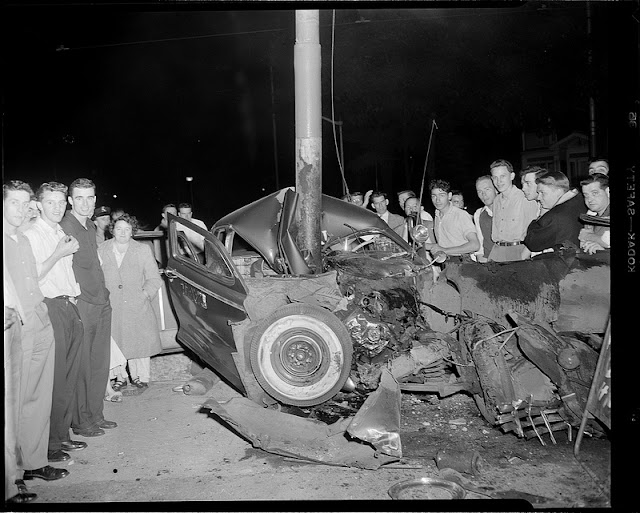 50 Impressive Vintage Photos of Car Accidents From Between the 1930s