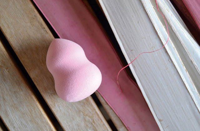 Beauty sponge, imprescindible en tu rutina de maquillaje.