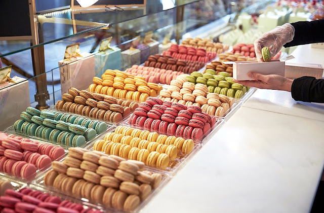 the famous Parisian patisserie Ladurée {Cool Chic Style Fashion}