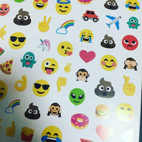 emojimanía, emojis, emoji, que estás leyendo, obelisco, picarona, lecturas, infantil, actividades, cuaderno de actividades, pegatinas, 
