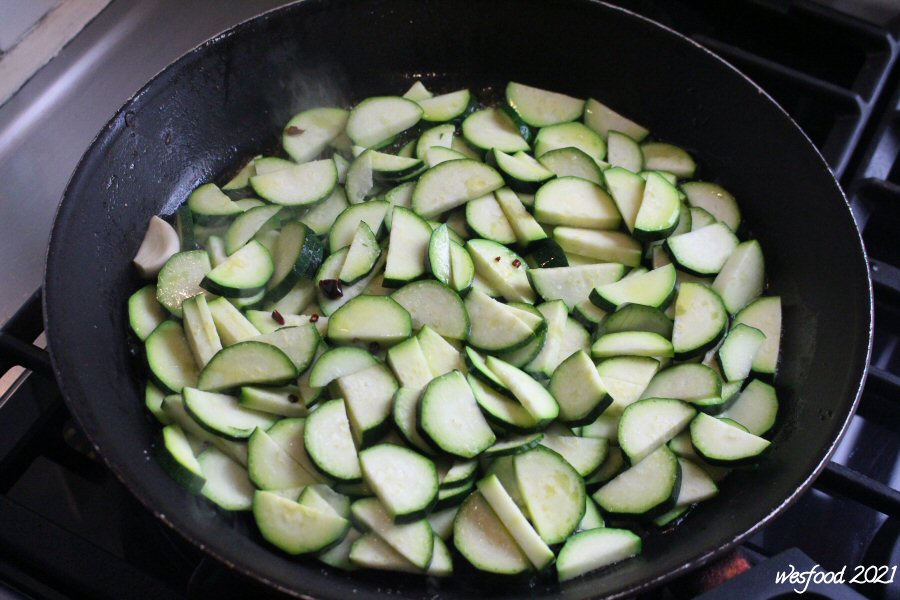 WesFood Herr Westerhausen kocht Pasta e Zucchine alla Napoletana