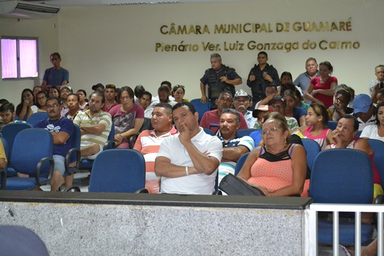 Prefeito Helio Miranda presente na sessão da CM de Guamaré quando se discute crise hídrica da cidade e seus distritos