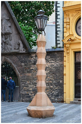 Kubistyczna lampa w Pradze - jedyna taka na świecie