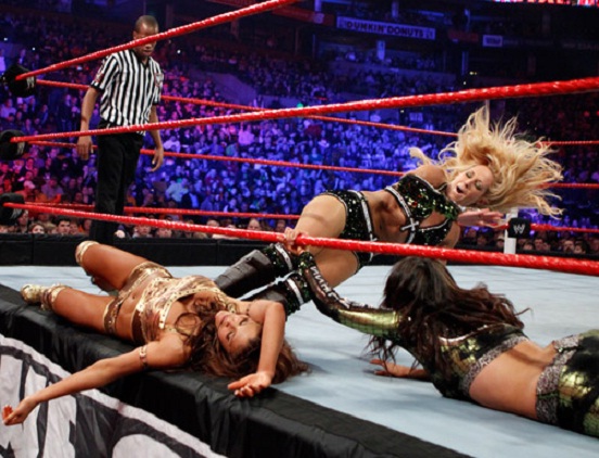 Eve-Torres-defeated-Natalya-Layla-and-Michelle-McCool2.jpg