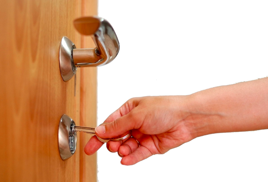 Easy Access Locksmith Lock and Key Service Glasgow We Work in Glasgow around the clock!