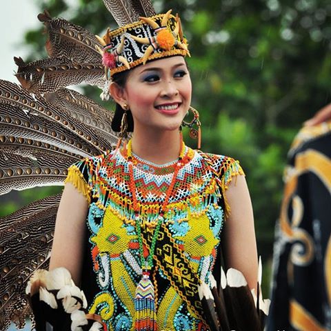 Monster Bego: Style Wanita Dengan Balutan Indian (Native