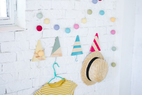 Perchero infantil triángulo diy