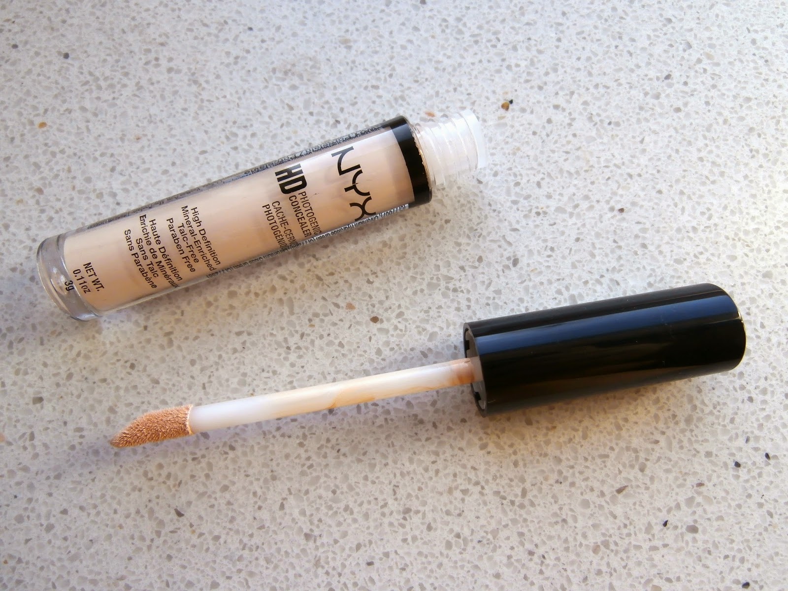 Miss CocoBlue: Review NYX HD Concealer Wand in