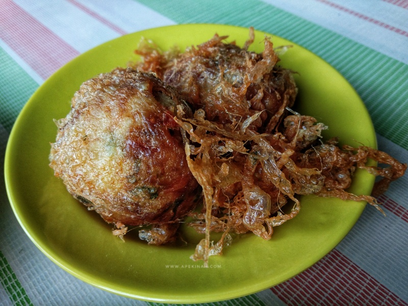 Singgah Makan Di Kedai Makan Pecal Leleh Padang Jawa
