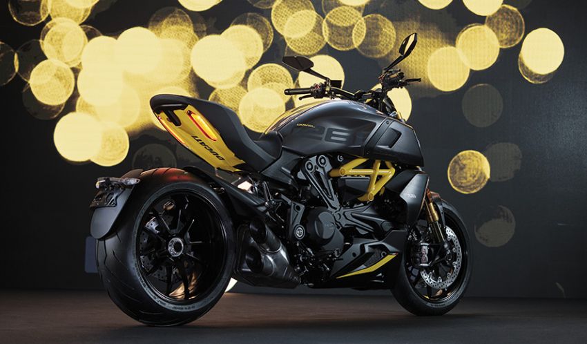 ducati diavel 1260 dark stealth