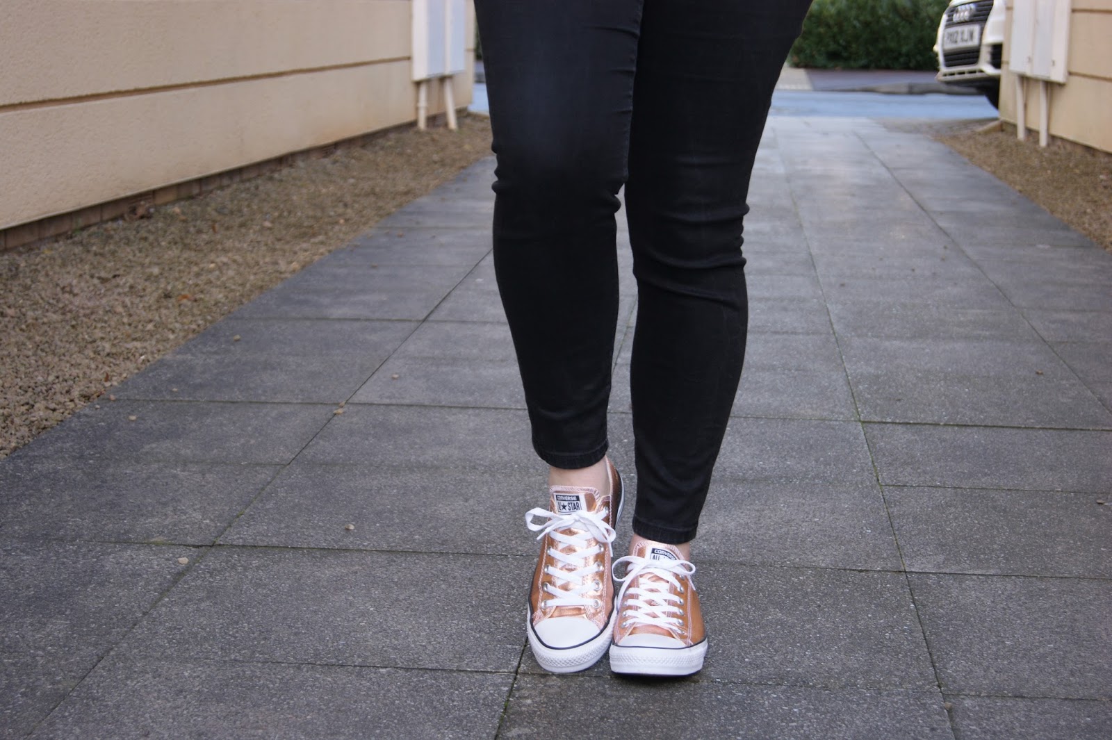 converse rose gold outfit