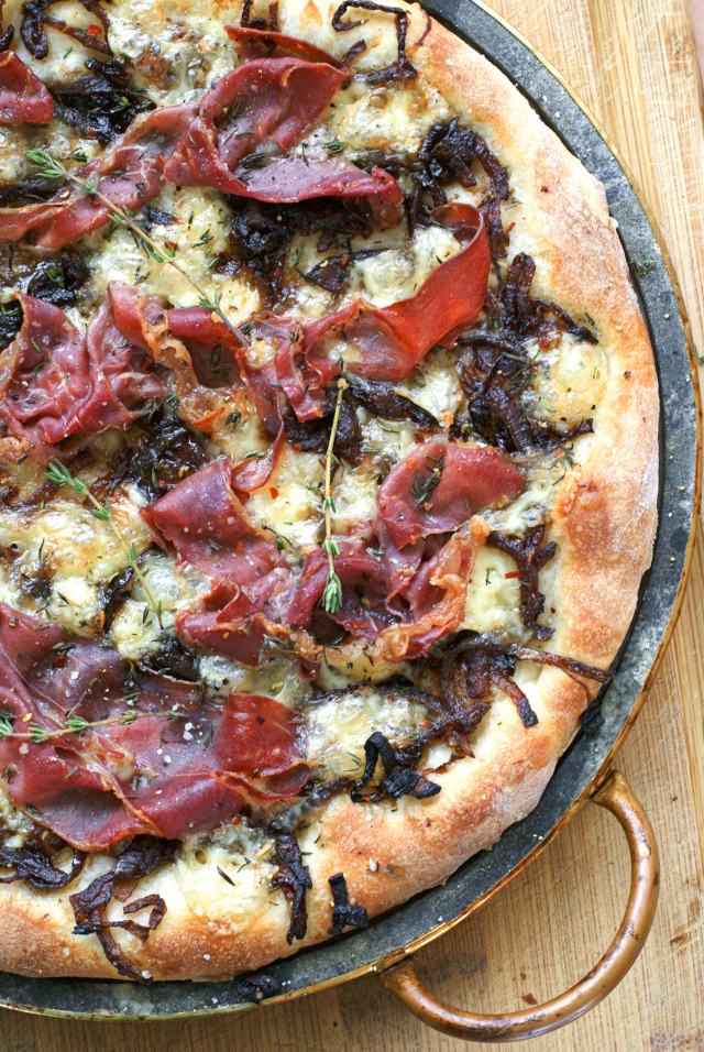 Brie, Prosciutto, and Caramelized Onion Pizza {and a Soapstone Pizza