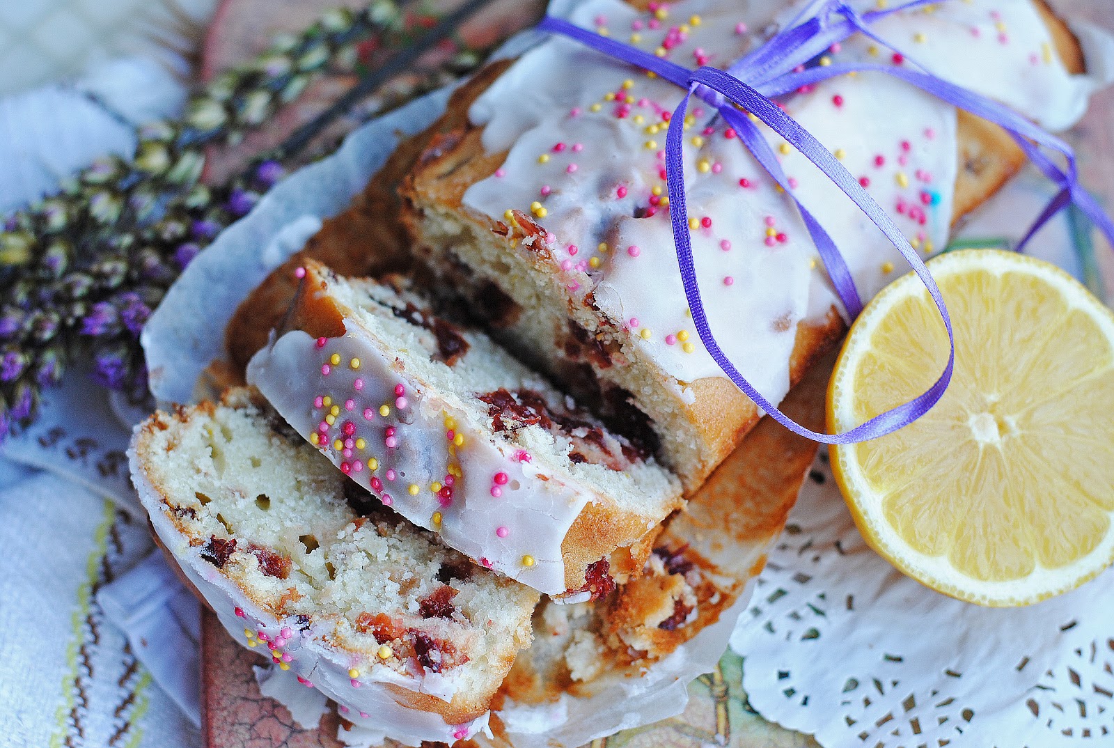 Кекс с изюмом