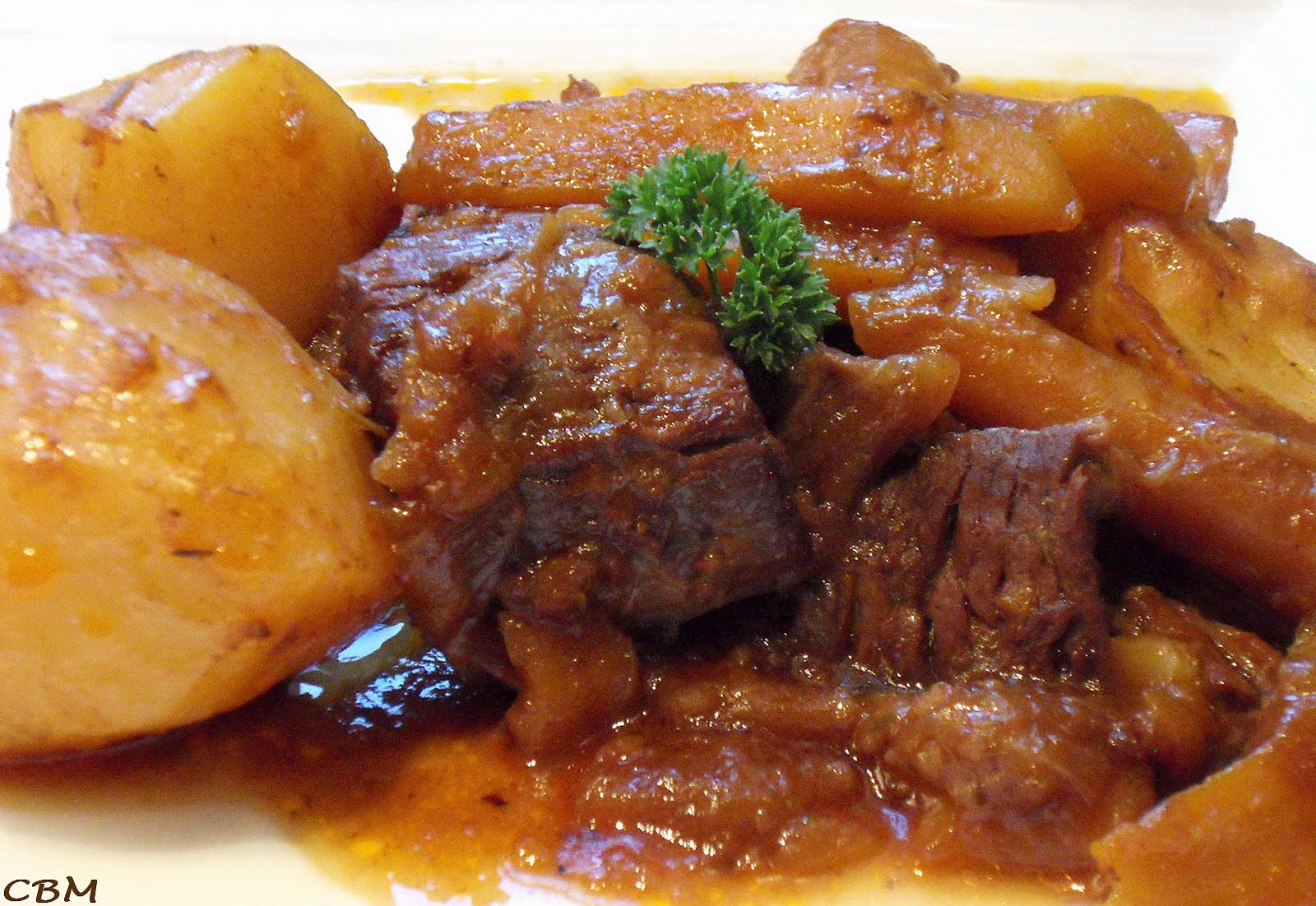 Dans la cuisine de Blancmanger Boeuf braisé au vin rouge, au miel et