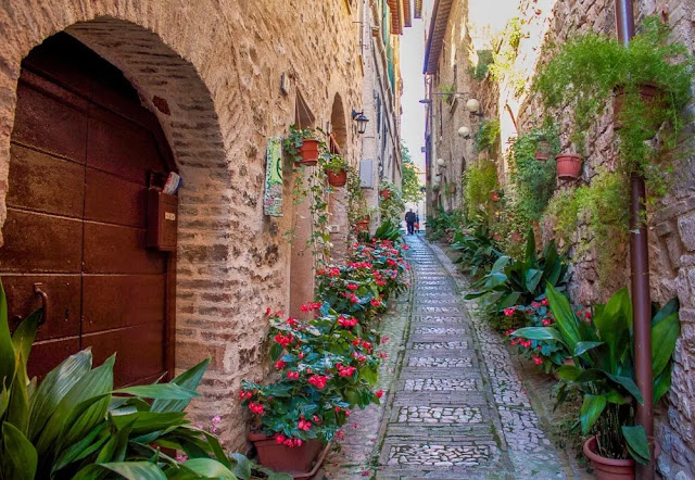 18. Umbria Regions of Italy 18. Umbria Regions of Italy