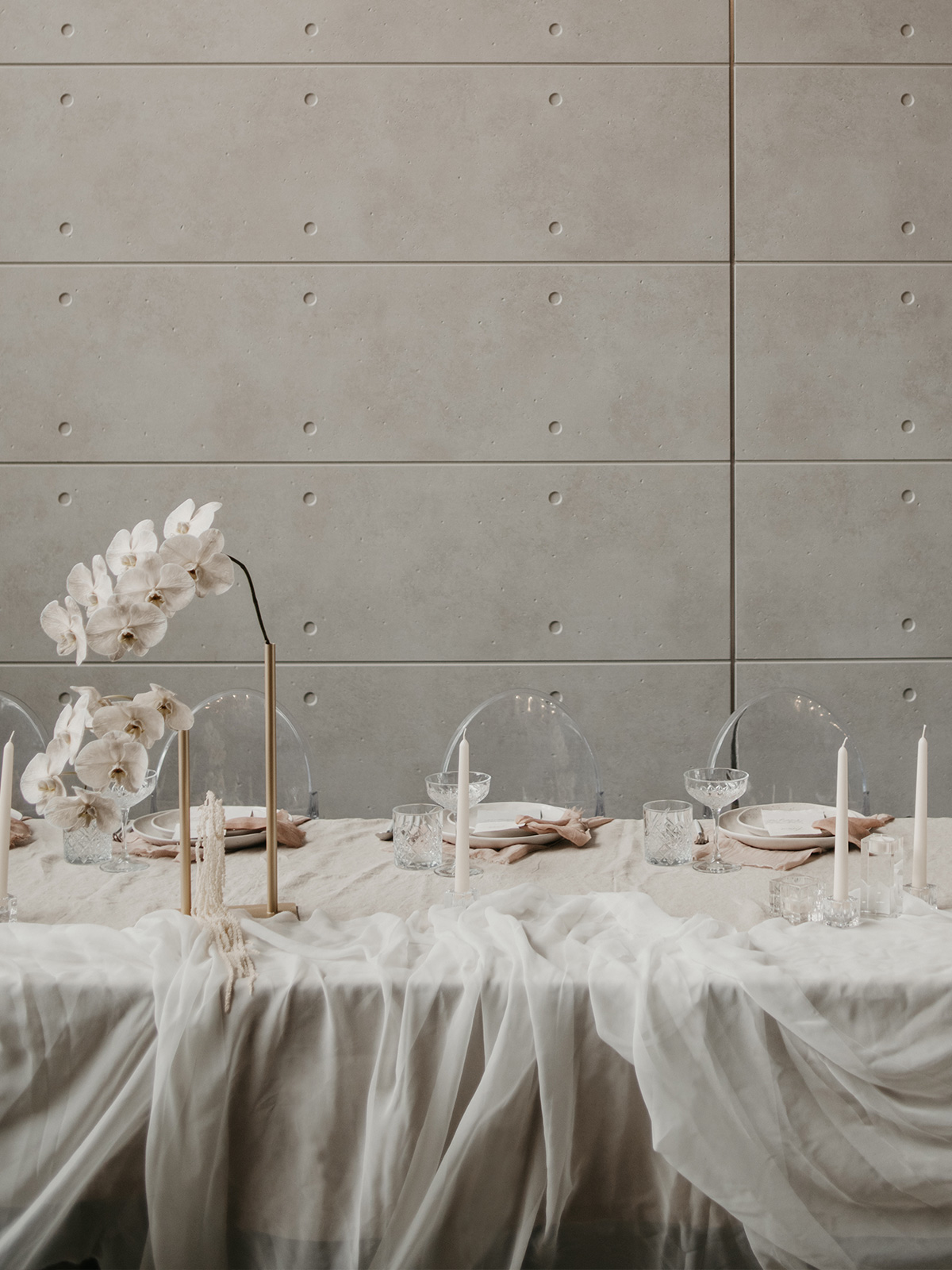 At Home | Holiday Décor Inspiration: A Wintry Tablescape