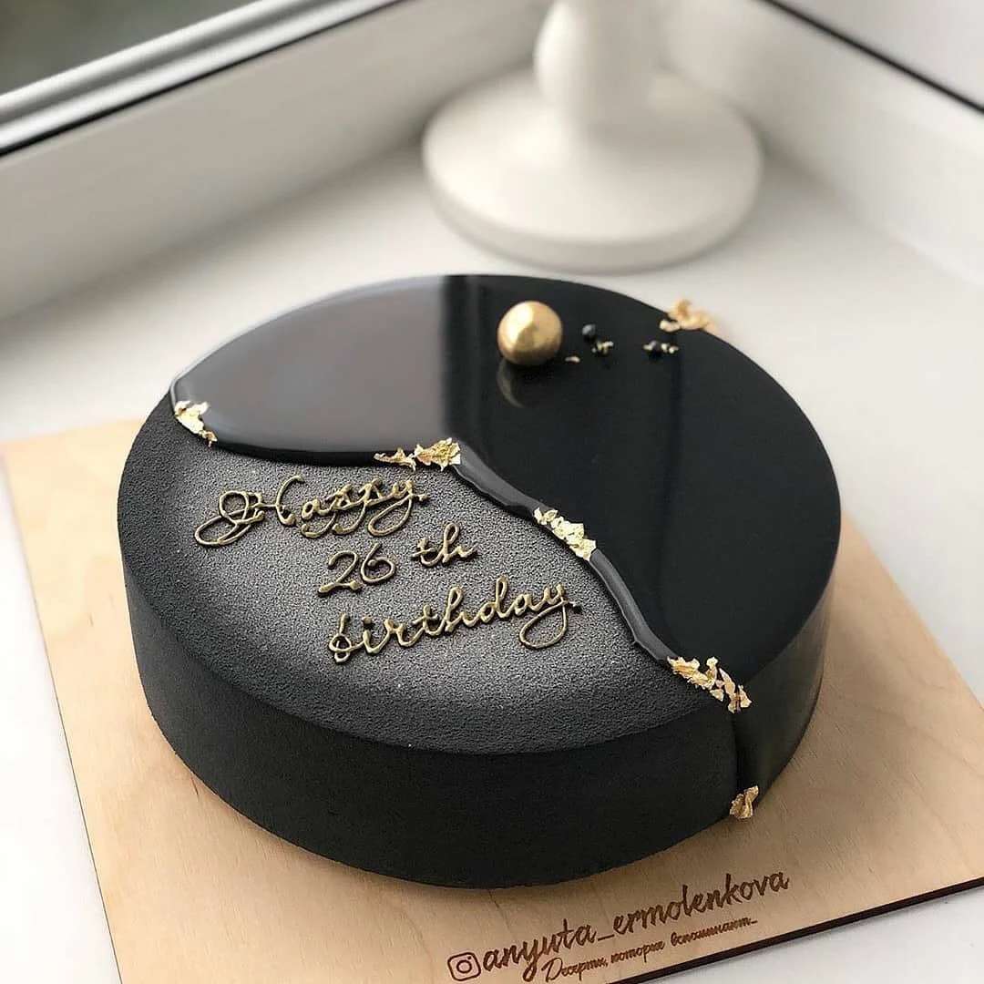 Black cake design