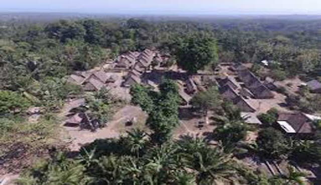 10 TEMPAT WISATA TERBAIK DI LOMBOK UTARA Desa Adat Gumantar