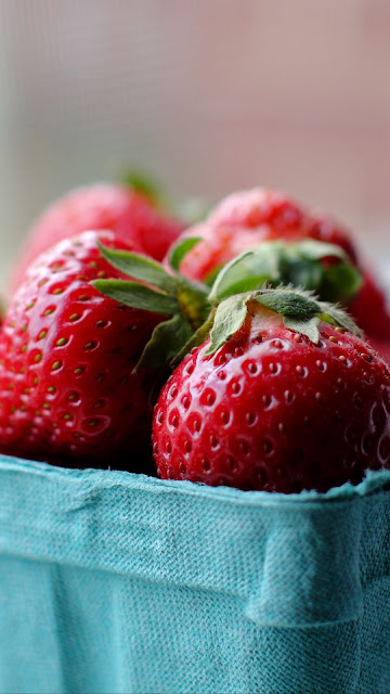 HD Wallpaper Red fruits, strawberry, berries