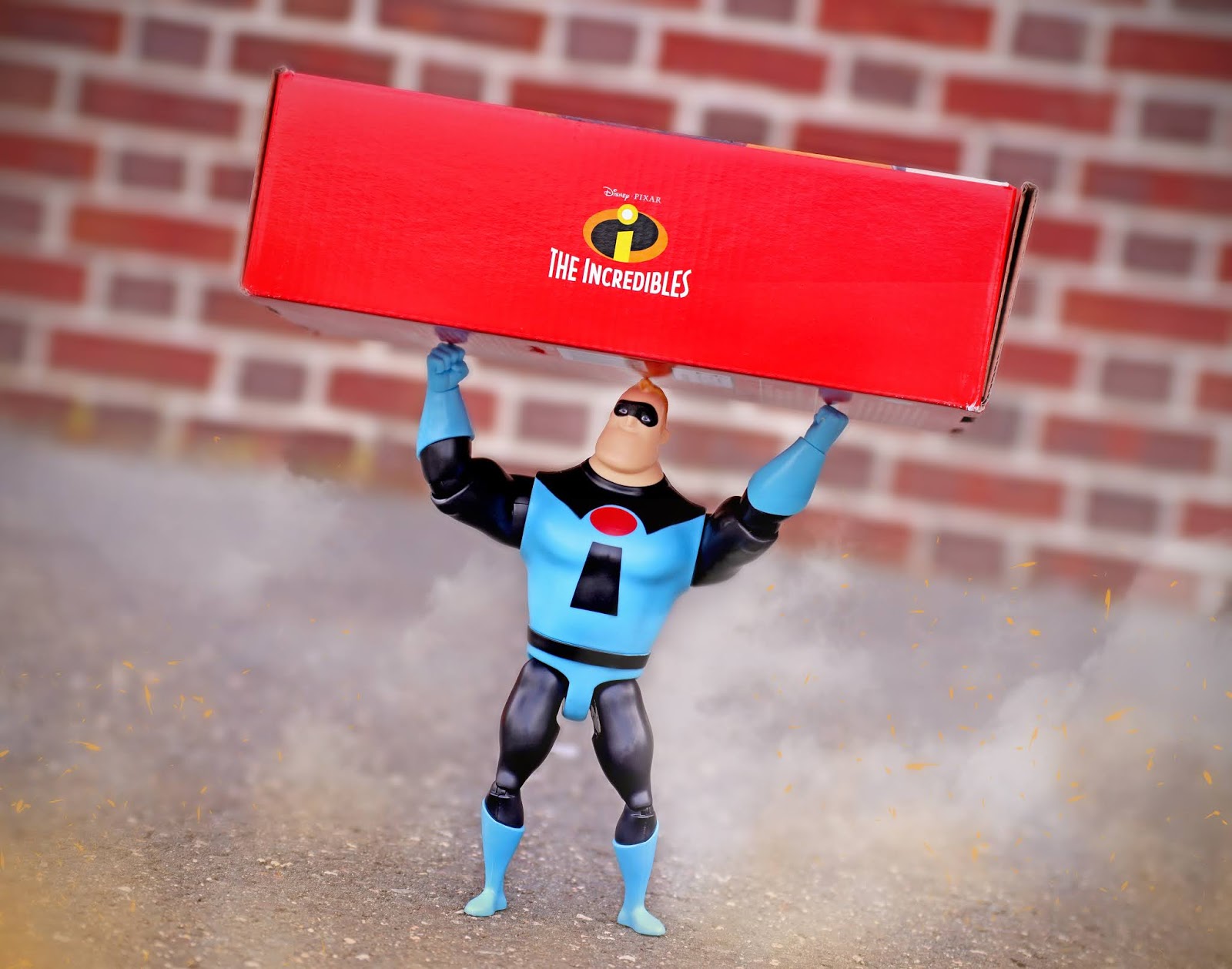 Dan the Pixar Fan The Incredibles "Glory Days Suit" Mr. Incredible