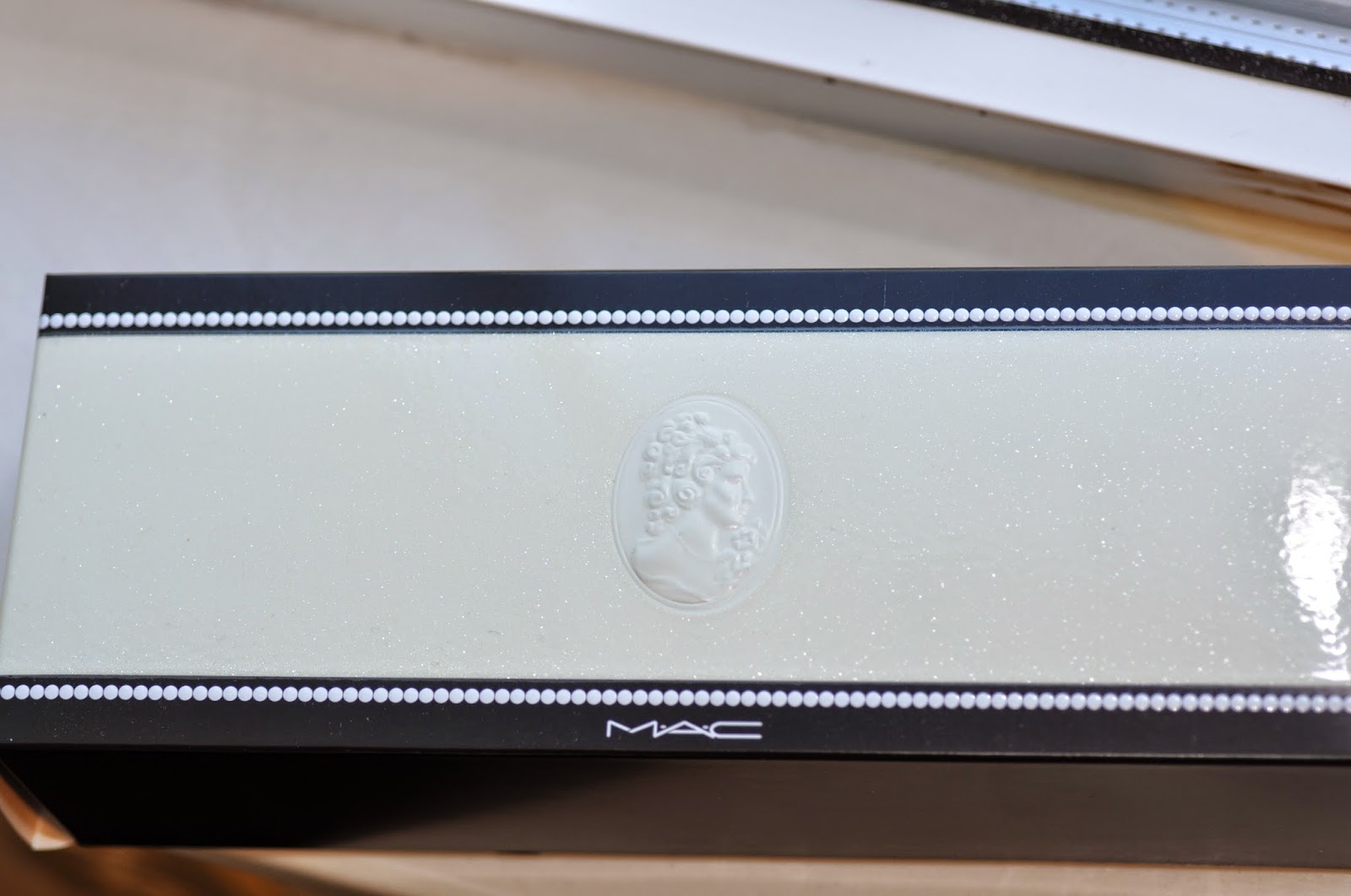 MAC Holiday 2014 Keepsakes Studio Brush Kit Review The Shades Of U