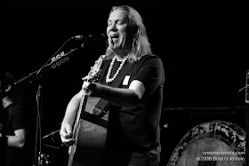Violent Femmes' Toronto show at The Queen Elizabeth Theatre on November 2, 2018 Photo by Brad Goldstein for One In Ten Words oneintenwords.com toronto indie alternative live music blog concert photography pictures photos