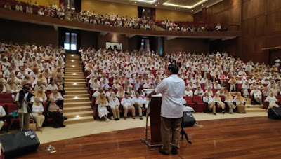 Gemuruh Tepuk tangan pada saat Prabowo Memberikan Beberapa Materi Tentang Pelatihan Jurnalistik