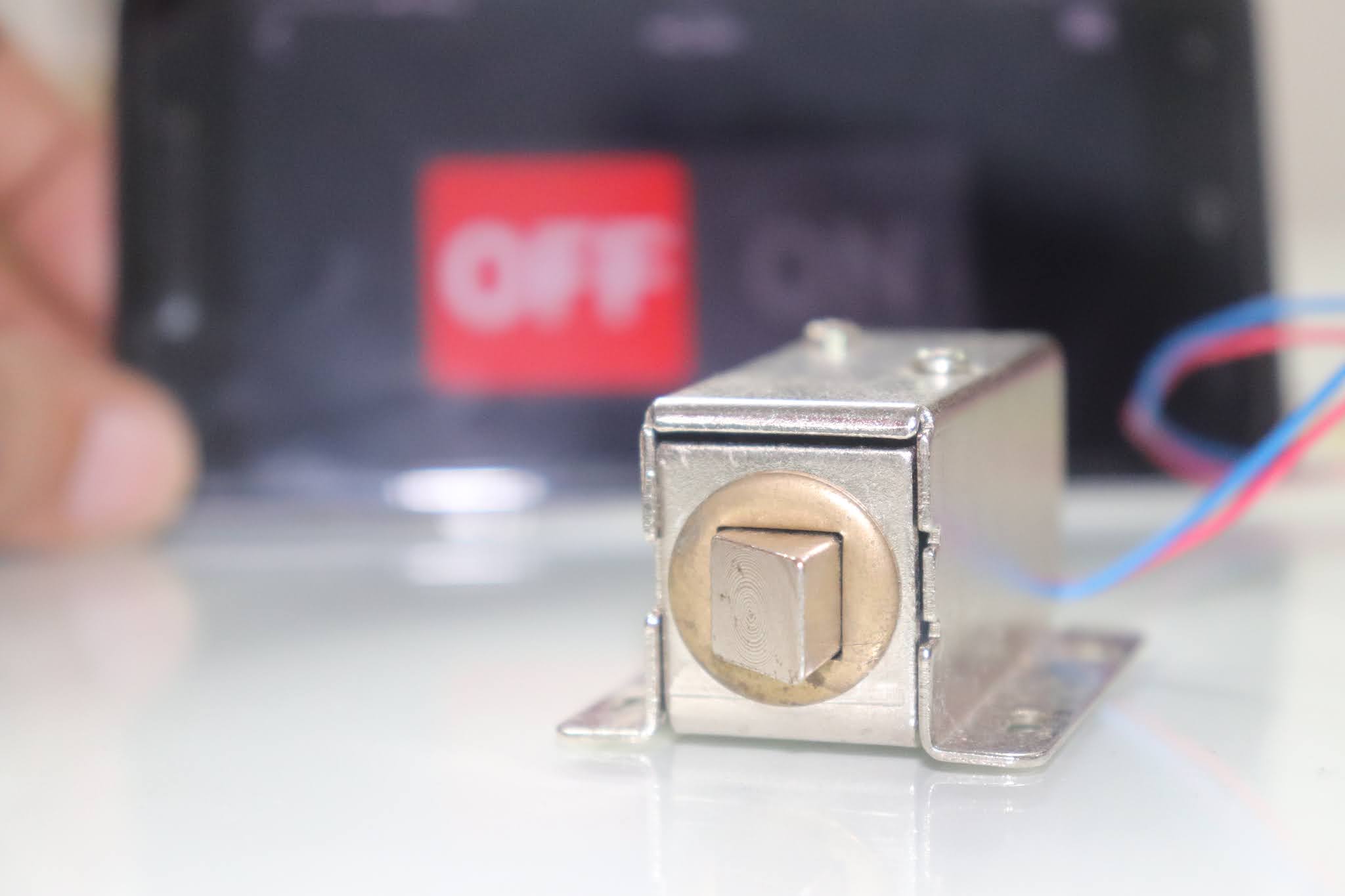 Digital Door Lock Project (Solenoid door locker) Control by Bluetooth