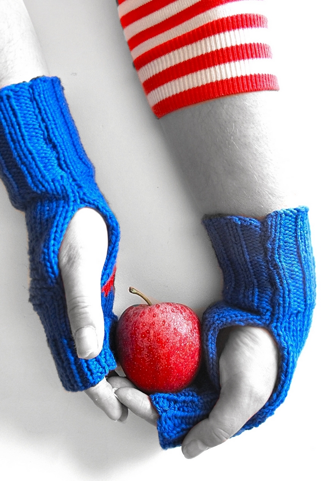 DIY gebreide vingerloze wanten met hartjes / knitted fingerless gloves with hearts