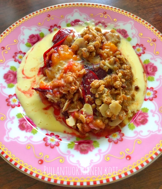 #luumuhyve #crumble #kaurapaistos #luumukaurapaistos #jälkiruoka #luumu #leivonnainen #leivonta #helppojälkkäri #helpotherkut #hyve #kauraherkku #oats #dessert #plumdessert #baking #healthybaking #terveellinenleivonta #plumcrumble #terveellinenelämäntapa #healthychoices #healthier #feelgood