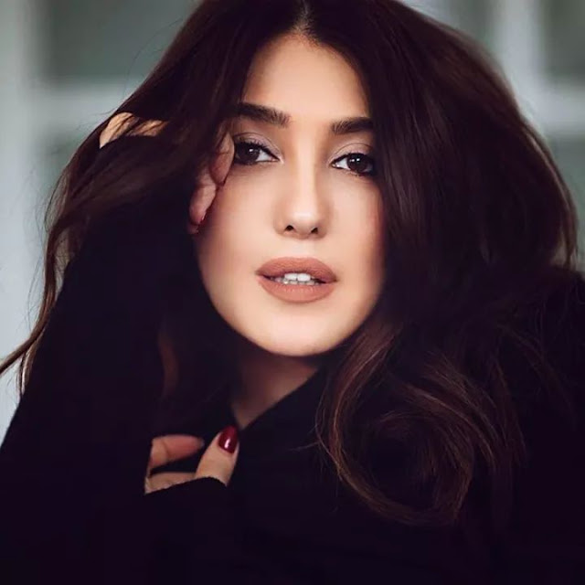 الفنانة كندة علوش الفنانة كندة علوش