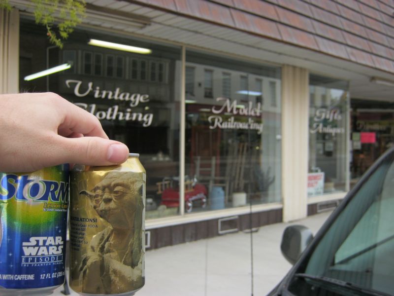 Soda Can Collection Gold Yoda and Storm