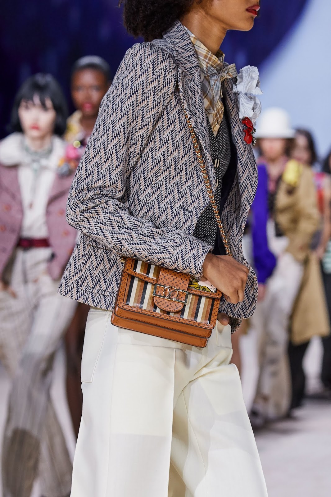 MIXING IT UP ON THE RUNWAY: LOUIS VUITTON