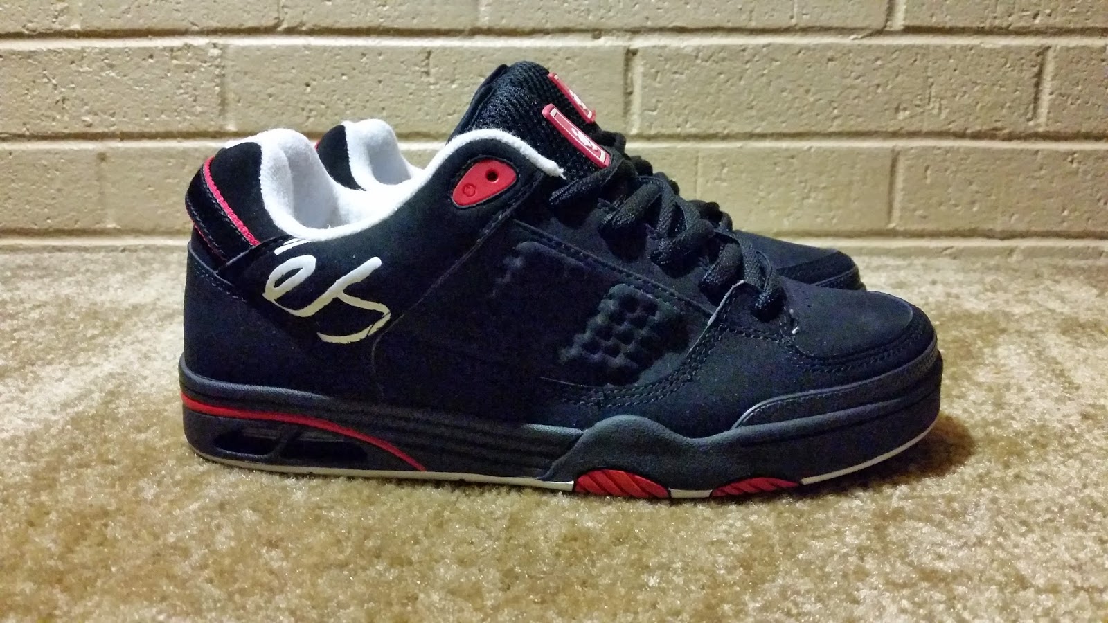 sk8shoewars éS Footwear Saga