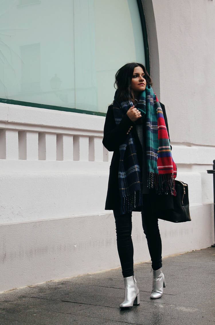 deseo hacha Jugar con Blog de Moda | LITTLE BLACK COCONUT | Bloguera de moda en León: Plaid scarf  & silver booties
