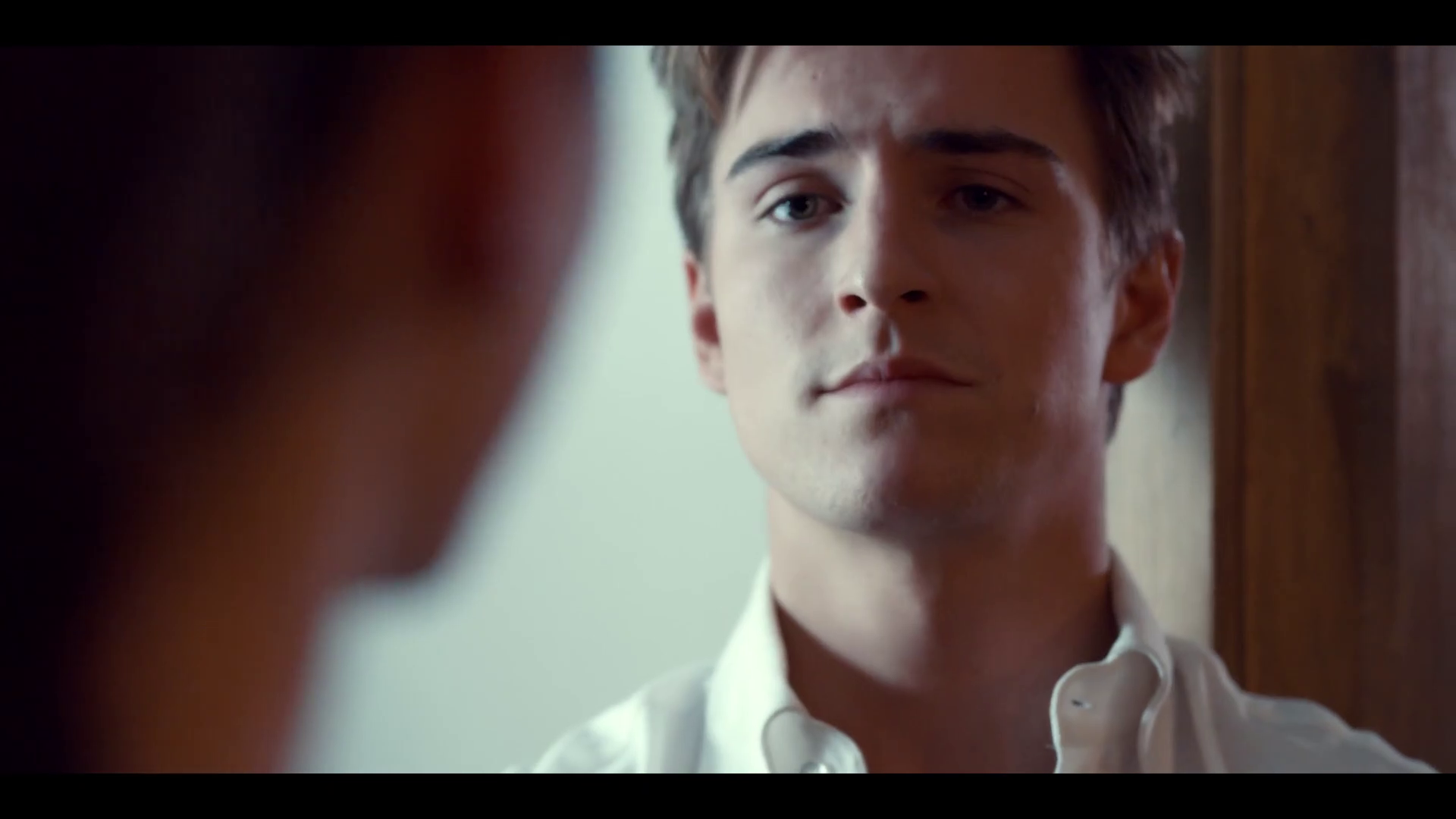 Films Et Séries Tv Avec Evan Roderick ausCAPS: Evan Roderick shirtless in Spinning Out 1-03 "Proceed with