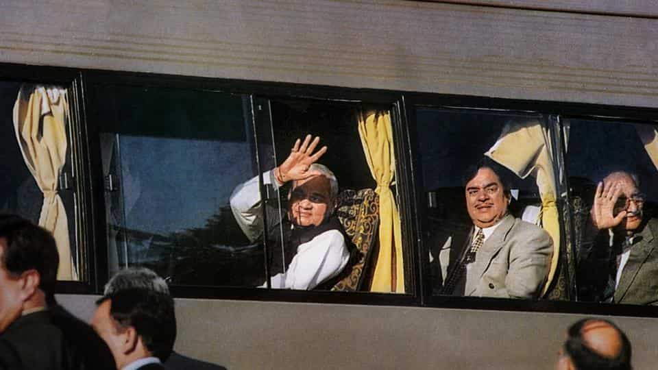 Atal Bihari Vajpayee on Delhi-Lahore Bus, 1999