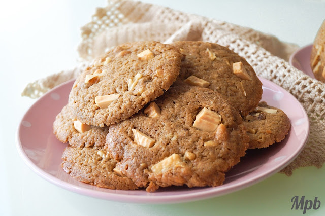 Galletas De Chocolate Blanco Y Nueces
