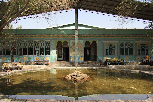 Tadjikistan, Khodjent, Proletar, Gulakandoz, chaïkhana, rue Davron Samatov, © L. Gigout, 2012