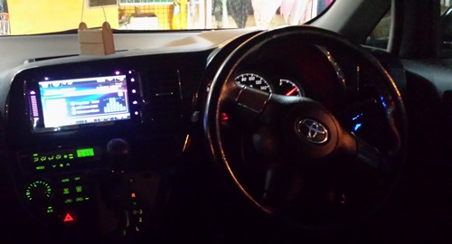 Toyota wish, kereta wish hitam, audio system, pasang video player kereta