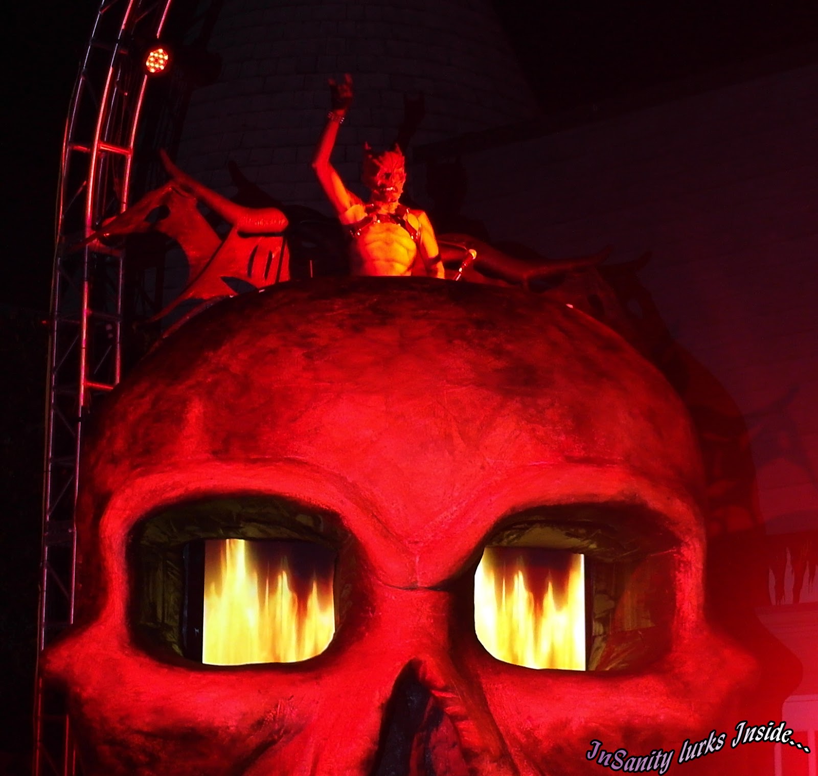 InSanity lurks Inside Haunt Review Howl O Scream at Busch InSanity lurks Inside Haunt Review Howl O Scream at Busch