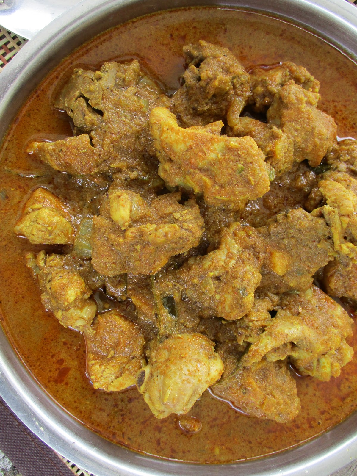 KARI LEAFS Malaysian flavour's: CHICKEN KULAMBU ( CHICKEN CURRY )