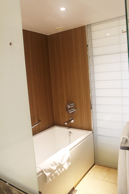 Hotel Room Tour and Review - Hilton Osaka - Osaka, Japan | It has grown ...