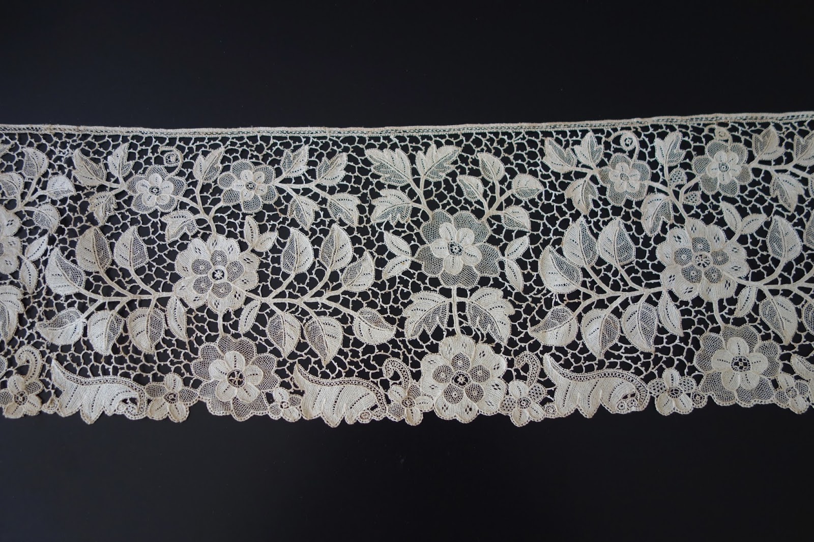 Buyer & Seller of Antique Lace, Fine Linens, Vintage Clothing, Haute