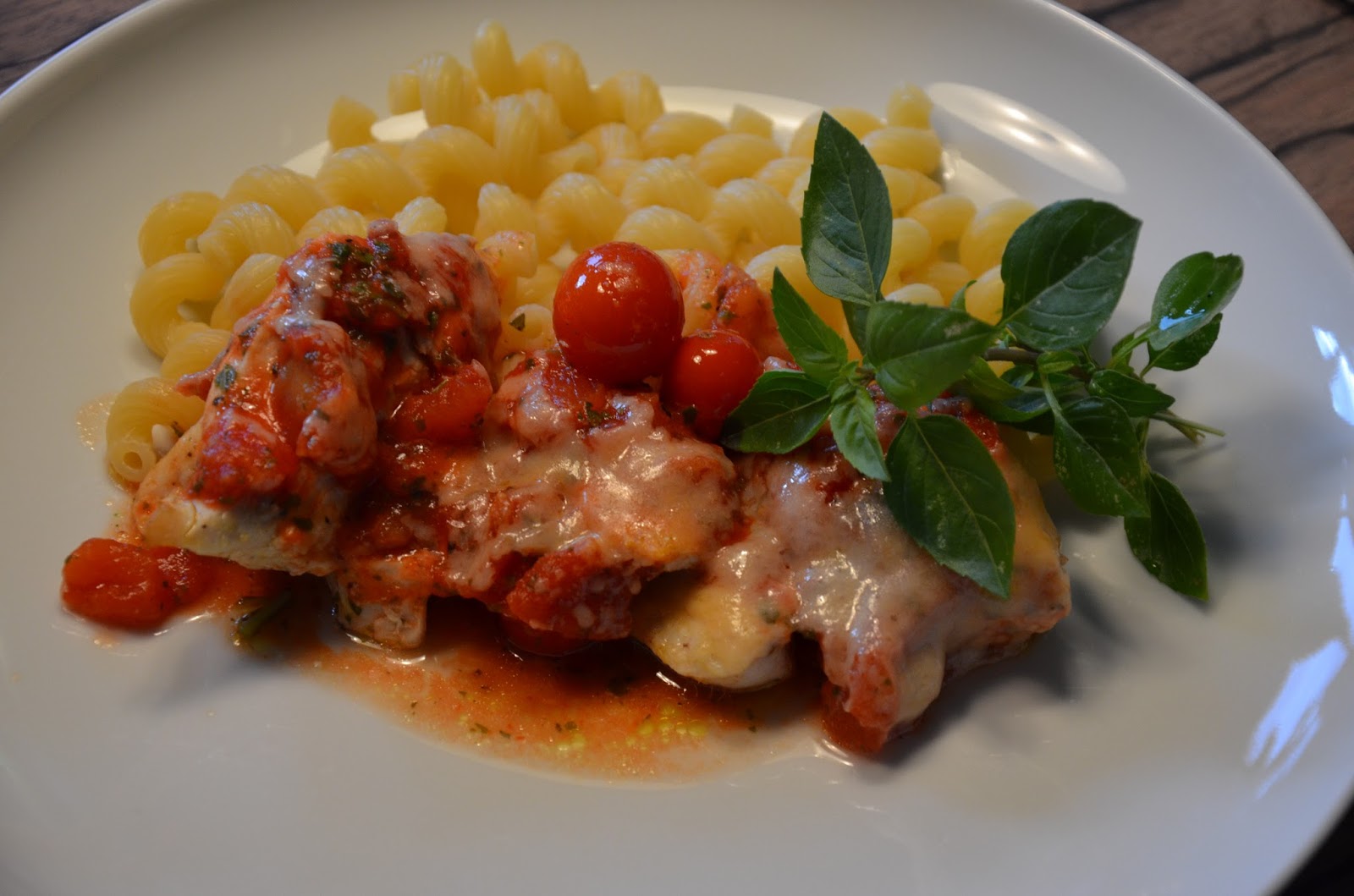 Mediteranes Hähnchenfilet mit Tomaten und Parmesan - Rezeptra - Food ...